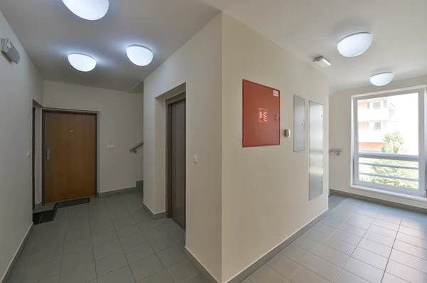 Melodická, Stodůlky - Prague 5 | Rent, Apartment, Studio (1+kk), 50 m²