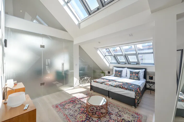 Ve Smečkách, Nové Město - Prague 1 | Rent, Apartment, Three-bedroom (4+kk), 152 m²