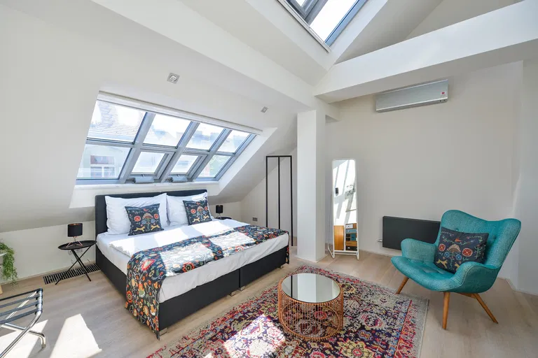 Ve Smečkách, Nové Město - Prague 1 | Rent, Apartment, Three-bedroom (4+kk), 152 m²