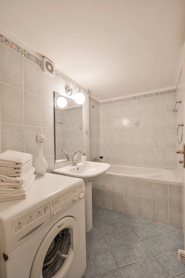 Vlašská, Malá Strana - Prague 1 | Rent, Apartment, Two-bedroom (3+kk), 55 m²