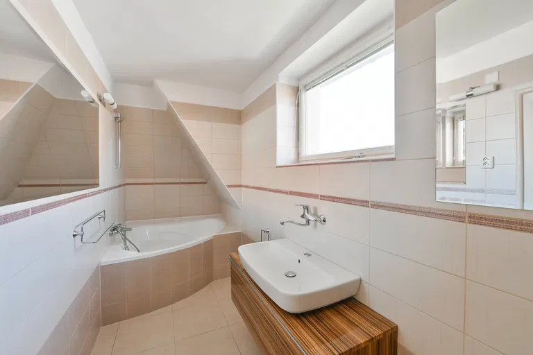 Hermelínská, Dejvice - Prague 6 | Rent, House, Five-bedroom (6+1), 170 m²