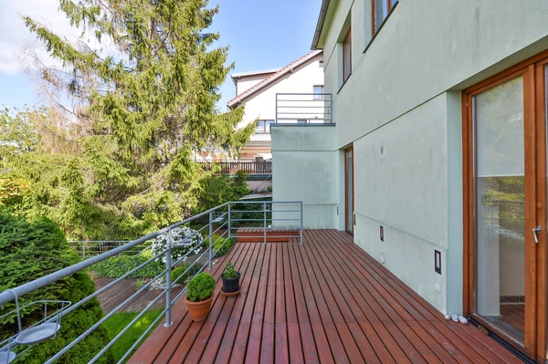 Sadová, Bílá Hora - Prague 6 | Sale, House, Four-bedroom (5+1), 266 m²