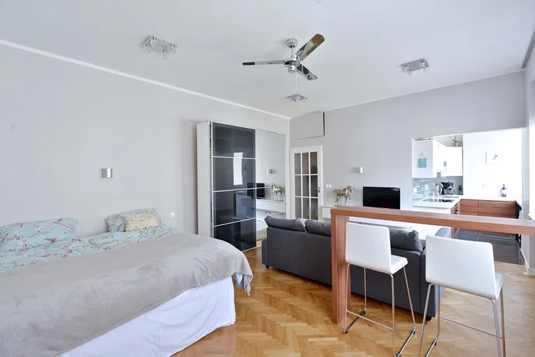 Konviktská, Staré Město - Praha 1 | Pronájem, Byt, 1+kk, 38 m²