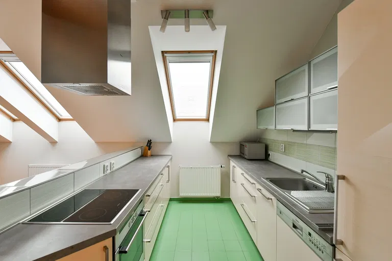 Jindřicha Plachty, Smíchov - Prague 5 | Rent, Apartment, Three-bedroom (4+kk), 100 m²