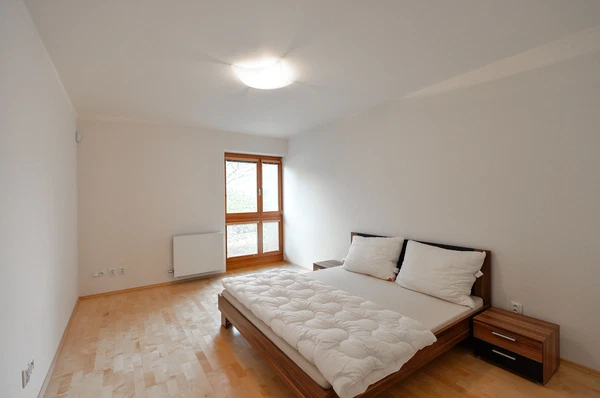 Na Hřebenech II, Podolí - Prague 4 | Rent, Apartment, Three-bedroom (4+kk), 129 m²