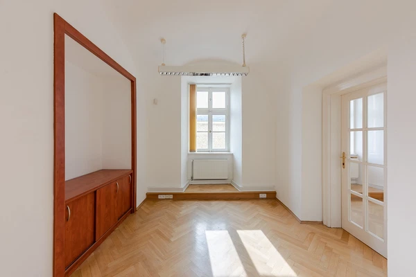 Loretánské náměstí, Hradčany - Prague 1 | Rent, Office building, 1 930 m²