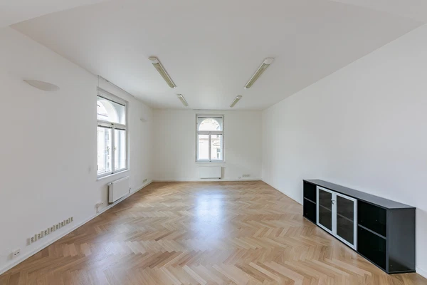 Mánesova, Vinohrady - Prague 2 | Rent, Office building, 2 620 m²