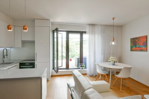 Nademlejnská, Hloubětín - Praha 9 | Prodej, Byt, 3+kk, 98 m²