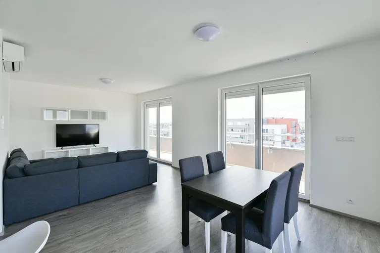 Kadečkové, Letňany - Praha 9 | Pronájem, Byt, 4+kk, 188 m²