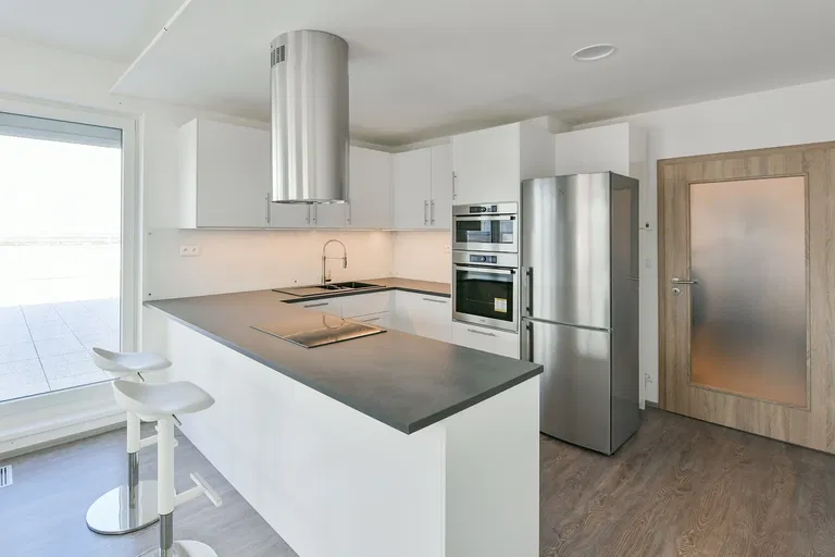 Kadečkové, Letňany - Praha 9 | Pronájem, Byt, 4+kk, 188 m²