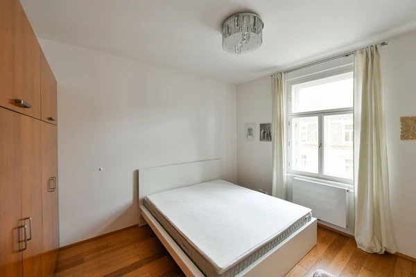 Trojická, Nové Město - Prague 2 | Rent, Apartment, Two-bedroom (3+kk), 78 m²