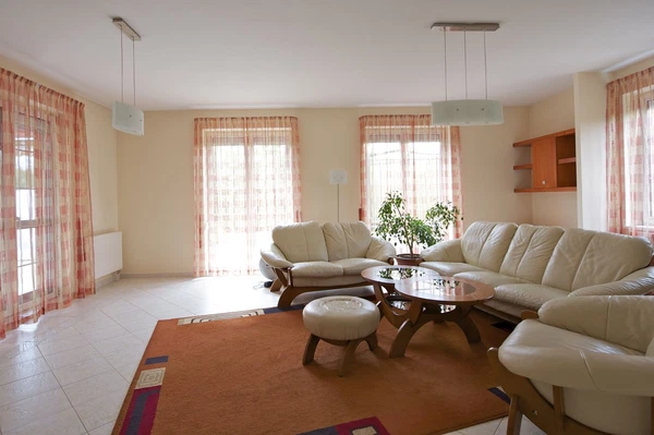 Loucká, Šeberov - Prague 4 | Rent, House, Five-bedroom (6+kk), 253 m²