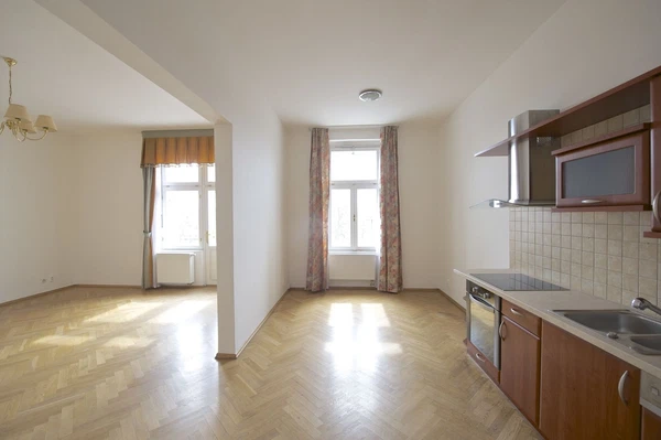 Chorvatská, Vinohrady - Prague 10 | Rent, Apartment, Three-bedroom (4+1), 139 m²