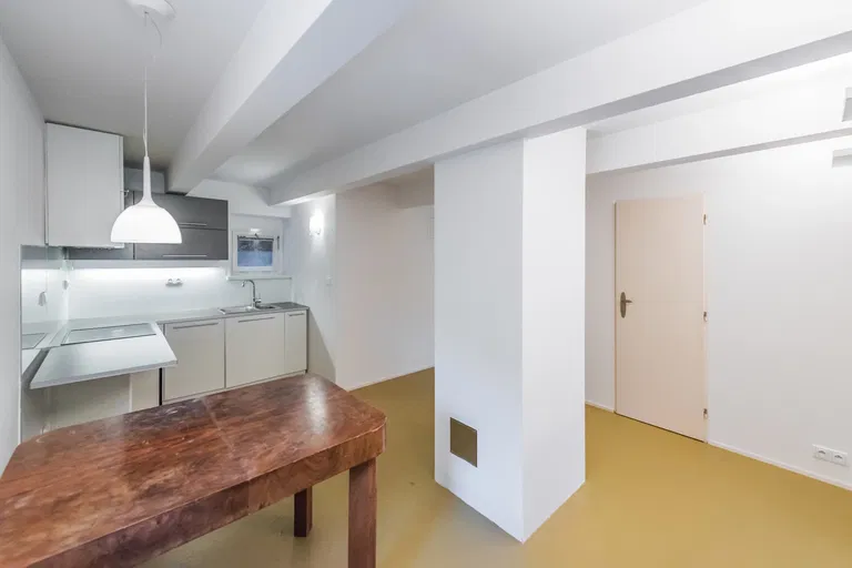 Na Hřebenkách, Smíchov - Praha 5 | Pronájem, Byt, 1+kk, 40 m²