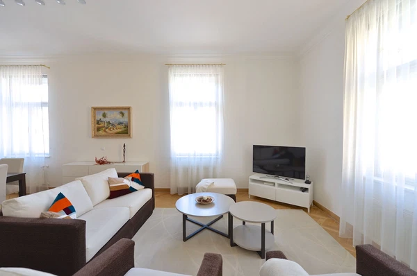 Na Kozačce, Vinohrady - Prague 2 | Rent, Apartment, Three-bedroom (4+1), 146 m²