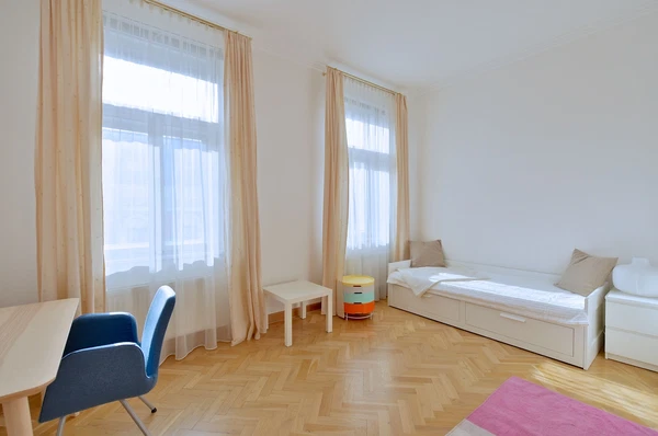 Na Kozačce, Vinohrady - Prague 2 | Rent, Apartment, Three-bedroom (4+1), 146 m²