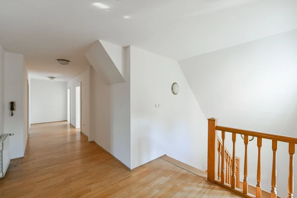 Jindrova, Stodůlky - Prague 5 | Rent, House, Four-bedroom (5+1), 262 m²