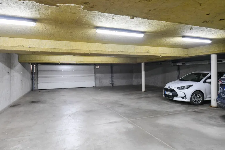 U Vojanky, Košíře - Prague 5 | Rent, Apartment, Three-bedroom (4+kk), 169 m²