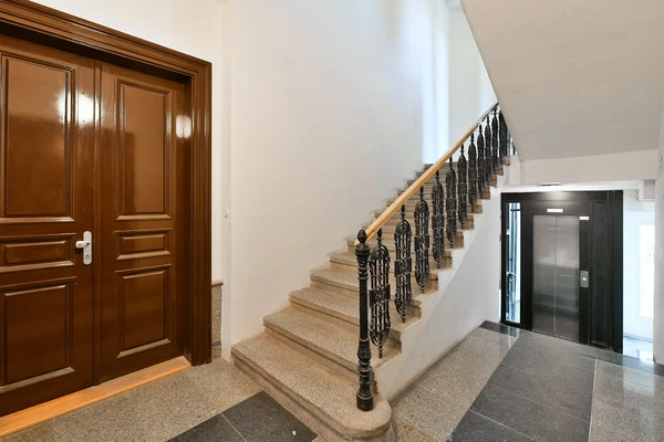 Šafaříkova, Vinohrady - Prague 2 | Rent, Apartment, One-bedroom (2+kk), 120 m²