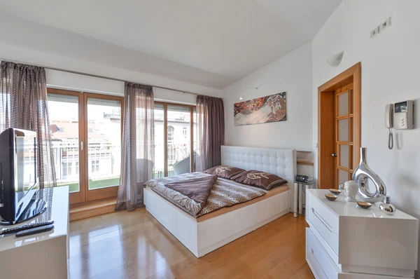 Mánesova, Vinohrady - Prague 2 | Sale, Apartment, Three-bedroom (4+kk), 203 m²