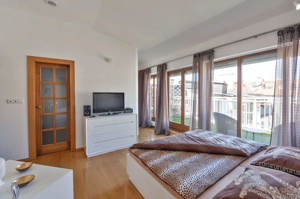 Mánesova, Vinohrady - Prague 2 | Sale, Apartment, Three-bedroom (4+kk), 203 m²