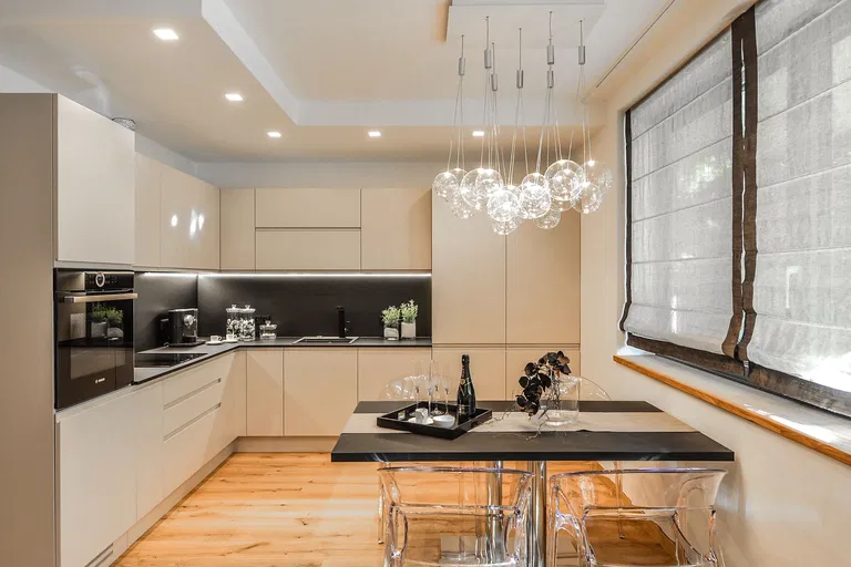 Na Hřebenkách, Smíchov - Prague 5 | Sale, Apartment, Four-bedroom (5+kk), 184 m²
