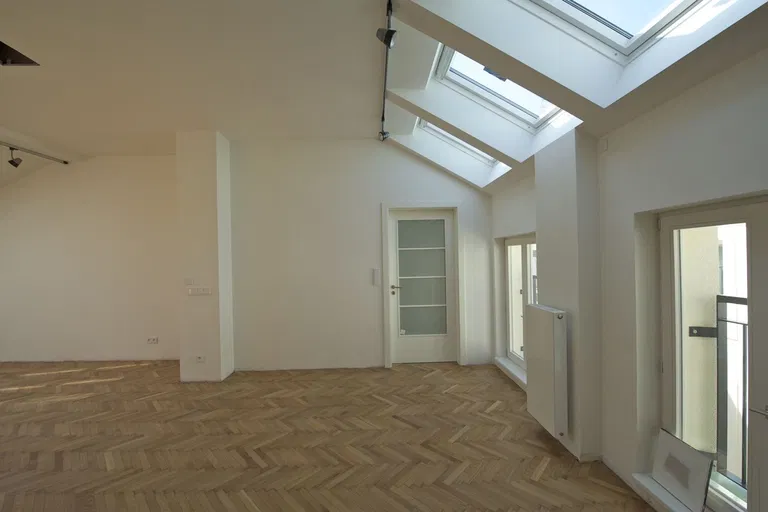 Pernerova, Karlín - Prague 8 | Sale, Apartment, One-bedroom (2+kk), 79 m²