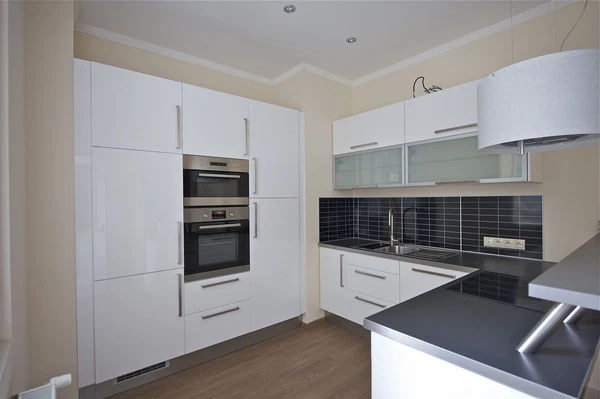 Rybalkova, Vršovice - Prague 10 | Rent, Apartment, Studio (1+kk), 37 m²