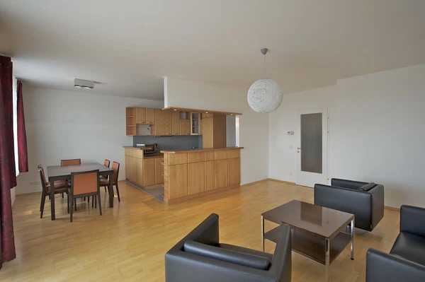 Pod Kaštany, Bubeneč - Prague 6 | Sale, Apartment, Three-bedroom (4+1), 171 m²