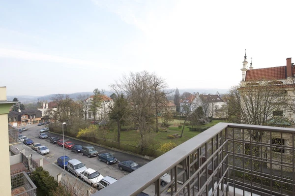 V Zeleném údolí, Kunratice - Prague 4 | Rent, Apartment, Three-bedroom (4+kk), 96 m²