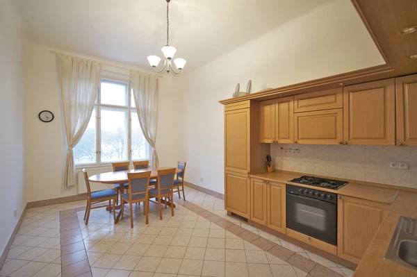 Nad Zlatnicí, Dejvice - Prague 6 | Sale, House, Six-bedroom (7+kk)