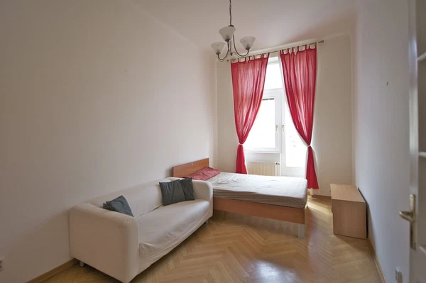 Nad Zlatnicí, Dejvice - Prague 6 | Sale, House, Six-bedroom (7+kk)