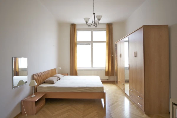 Nad Zlatnicí, Dejvice - Prague 6 | Sale, House, Six-bedroom (7+kk)