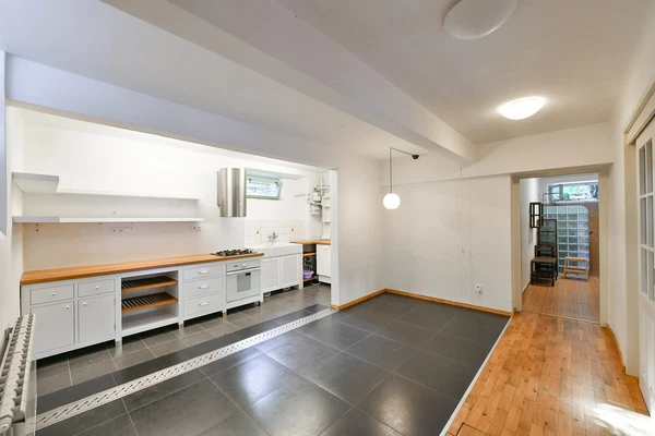 Irská, Vokovice - Prague 6 | Rent, Apartment, Three-bedroom (4+kk), 115 m²