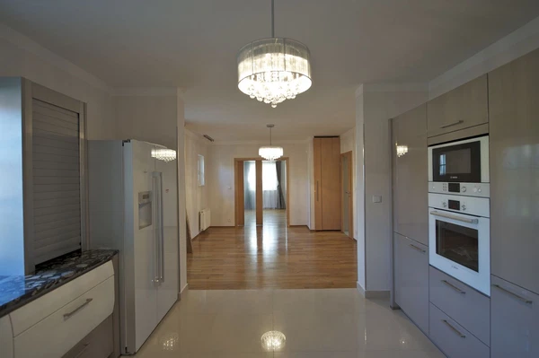 V Horkách, Nusle - Prague 4 | Sale, Apartment, Two-bedroom (3+kk), 131 m²