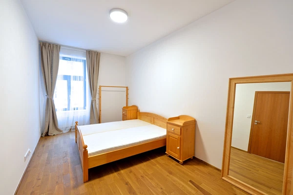 V Lučinách, Hodkovičky - Prague 4 | Rent, House, Four-bedroom (5+kk)