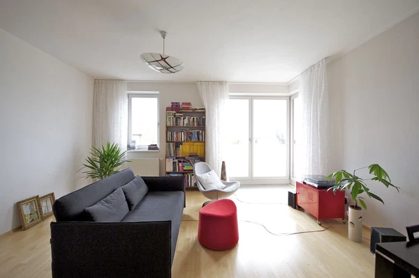 Ungarova, Malešice - Praha 10 | Pronájem, Byt, 1+kk, 32 m²