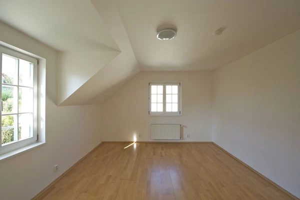 Lošetická, Radotín - Prague 5 | Sale, Apartment, Two-bedroom (3+kk), 172 m²