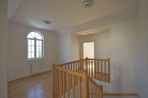 Lošetická, Radotín - Prague 5 | Sale, Apartment, Two-bedroom (3+kk), 172 m²