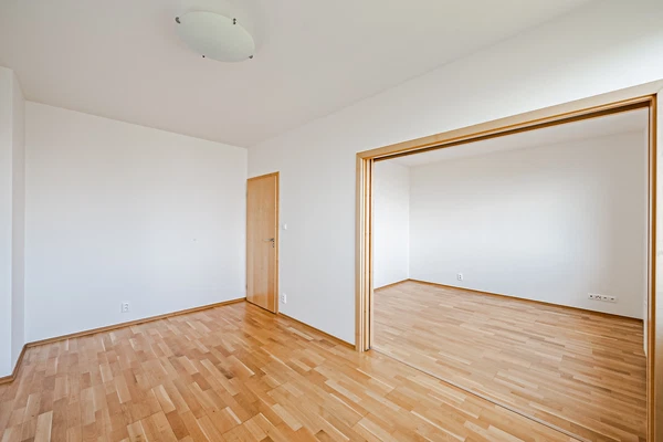 Šmeralova, Bubeneč - Prague 7 | Sale, Apartment, Two-bedroom (3+kk), 74 m²