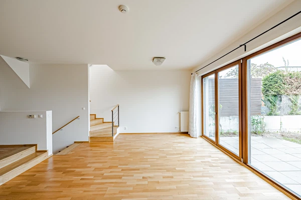 Šmeralova, Bubeneč - Prague 7 | Sale, Apartment, Two-bedroom (3+kk), 74 m²