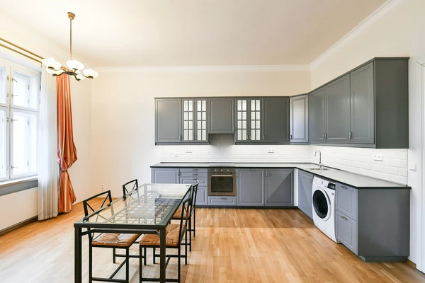 Šmeralova, Bubeneč - Prague 7 | Sale, Apartment, One-bedroom (2+kk), 52 m²