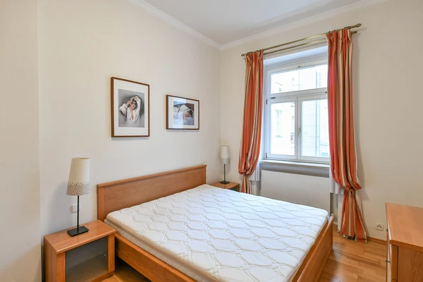 Šmeralova, Bubeneč - Prague 7 | Sale, Apartment, One-bedroom (2+kk), 52 m²