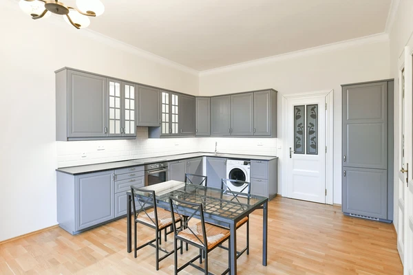 Šmeralova, Bubeneč - Prague 7 | Sale, Apartment, One-bedroom (2+kk), 52 m²