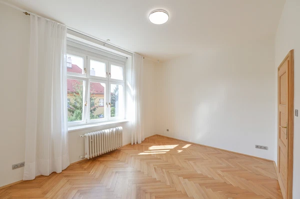 Hradešínská, Vinohrady - Prague 10 | Rent, Apartment, Three-bedroom (4+1), 120 m²