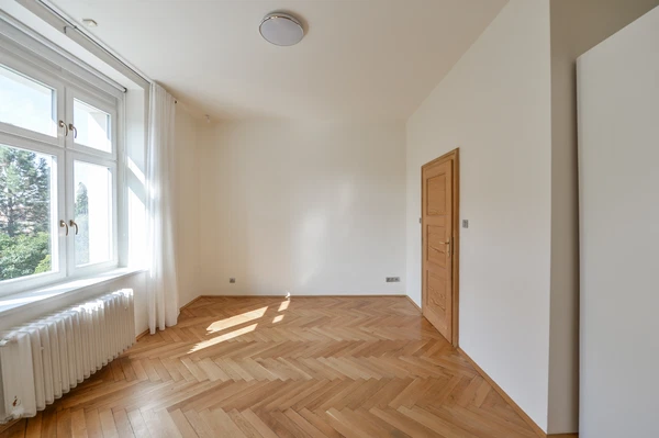 Hradešínská, Vinohrady - Prague 10 | Rent, Apartment, Three-bedroom (4+1), 120 m²