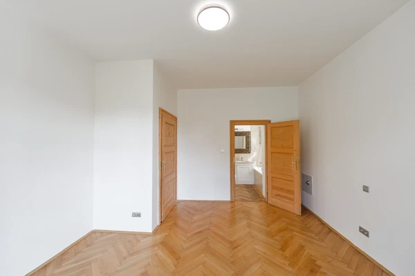 Hradešínská, Vinohrady - Prague 10 | Rent, Apartment, Three-bedroom (4+1), 120 m²