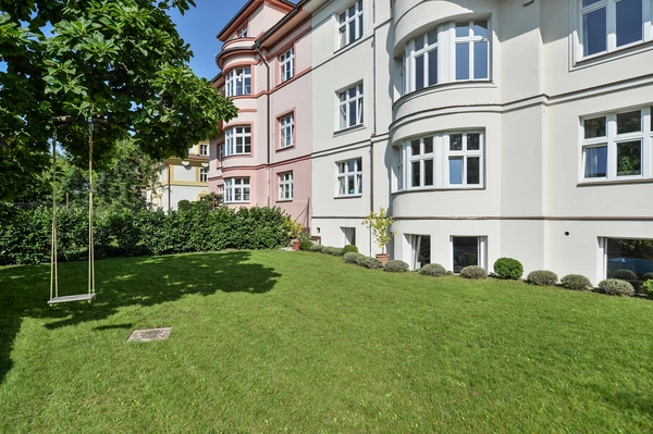 Hradešínská, Vinohrady - Prague 10 | Rent, Apartment, Three-bedroom (4+1), 120 m²