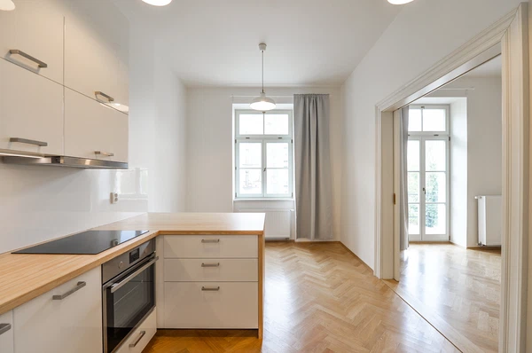 Korunovační, Bubeneč - Praha 7 | Pronájem, Byt, 2+kk, 42 m²