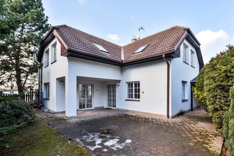 Školní, Průhonice - Praha-západ | Rent, House, Five-bedroom (6+1), 230 m²